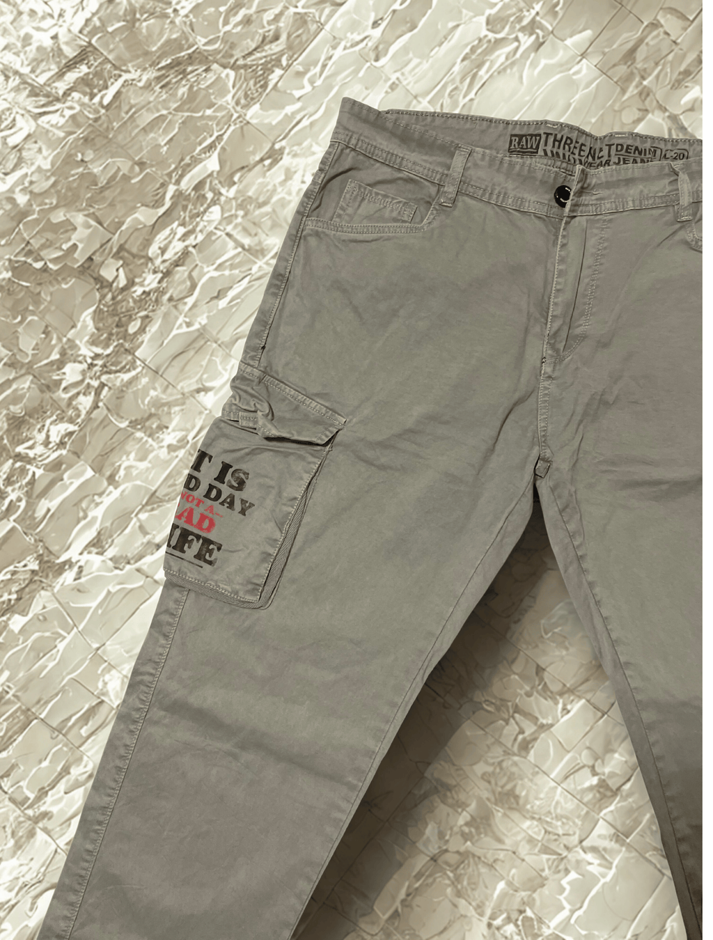 Men Regular Fit Mid Rise Cargo Jeans